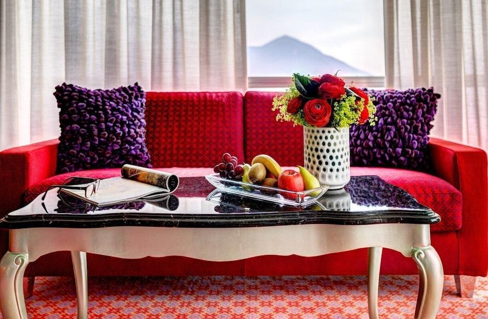 Hotel Eden Roc - The Leading Of The World